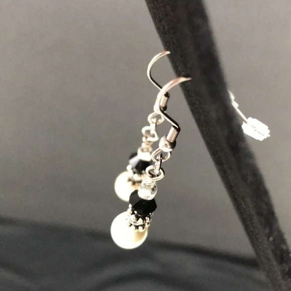 HANDCRAFTED EARRINGS—FISHHOOK DANGLES—Black Bicone/Wht Bead/Silvertone Findings - Picture 6 of 8